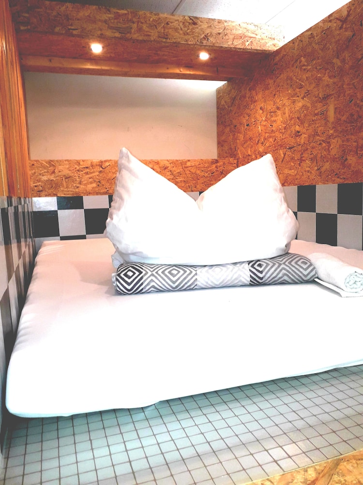 Economy Double Room, Shared Bathroom - Photo 1