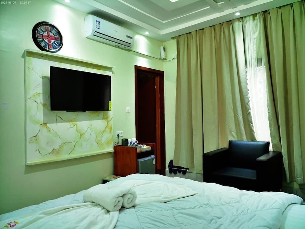 Deluxe Room, City View