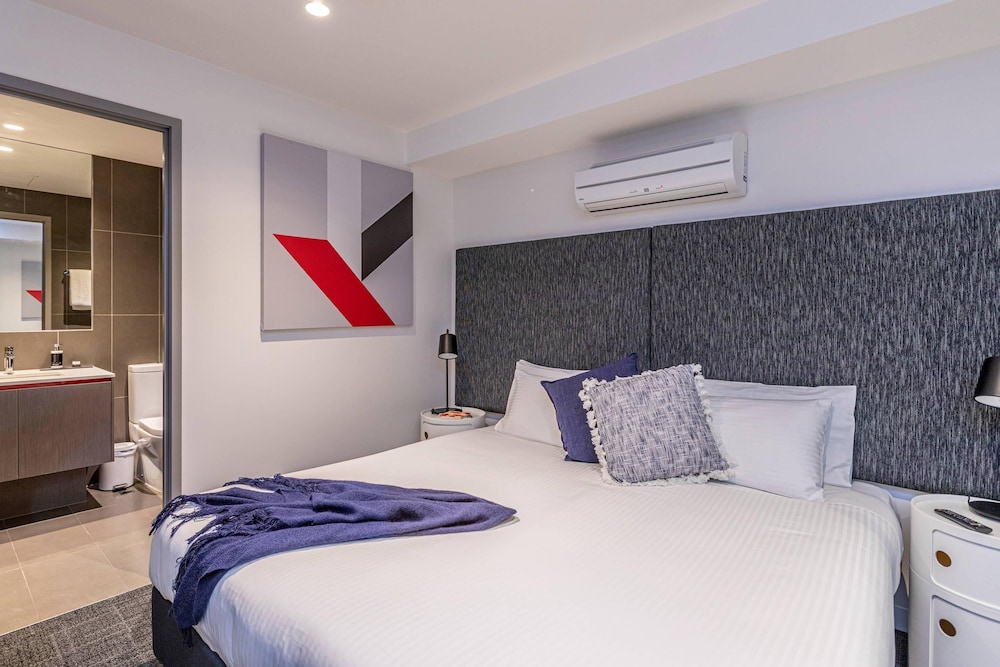 Room, Multiple Beds, Non Smoking (Efficiency) photo 2