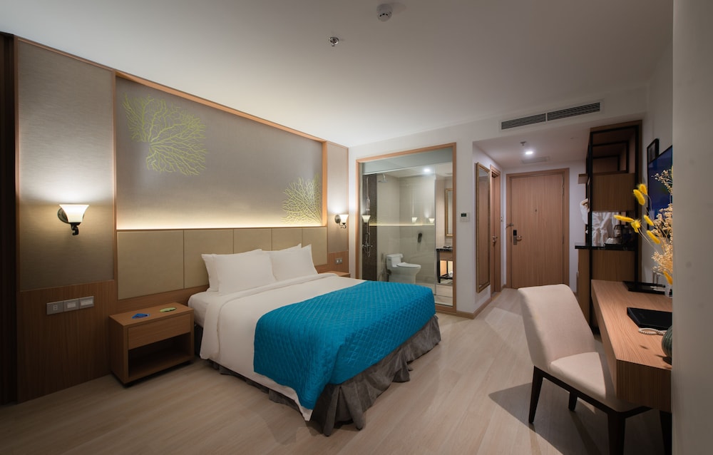 Deluxe Double Room, Ocean View - Photo 4