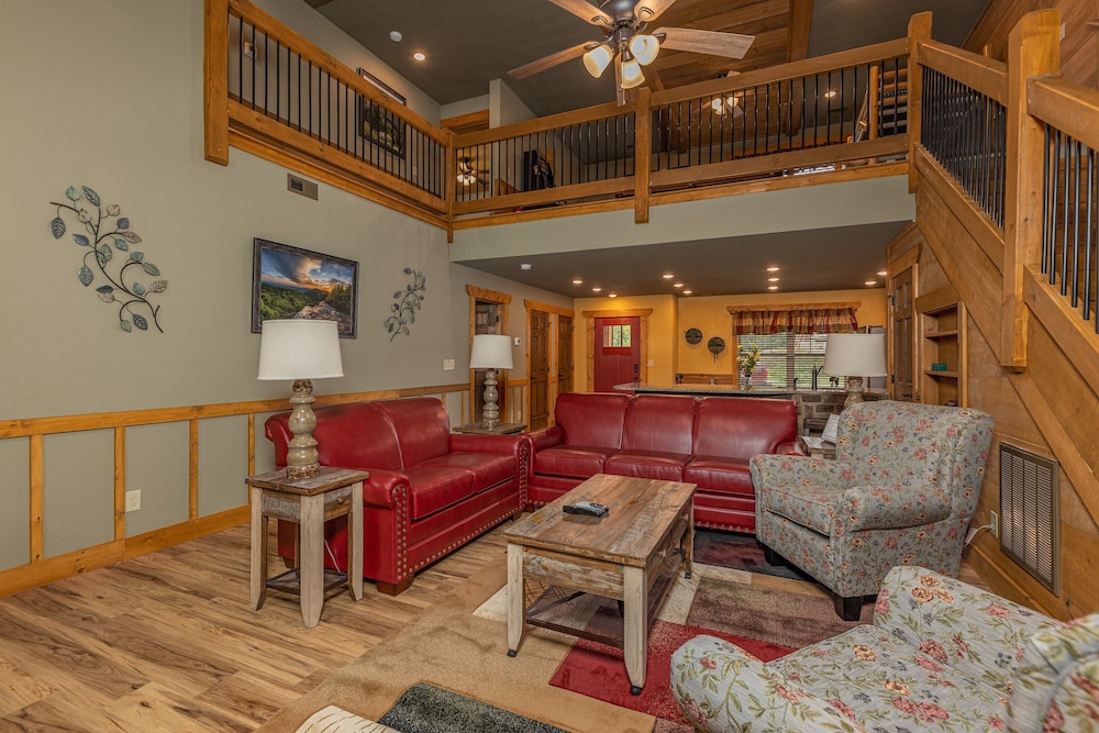 House, Multiple Beds, Hot Tub