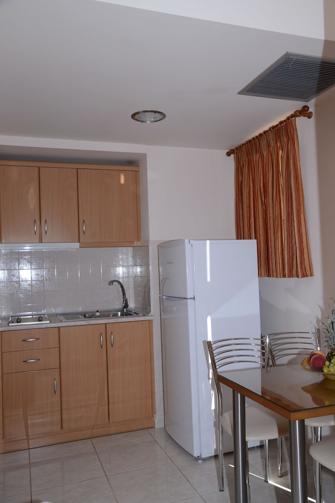 Family Studio Suite, Garden Area photo 3