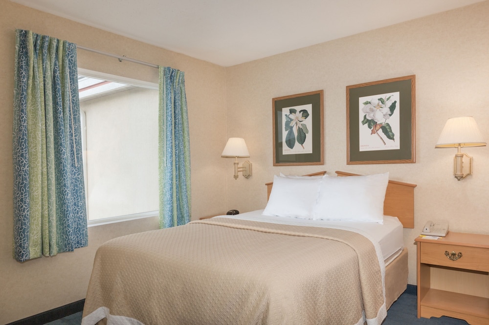 Efficiency, Room, 1 Queen Bed, Smoking - Photo 2