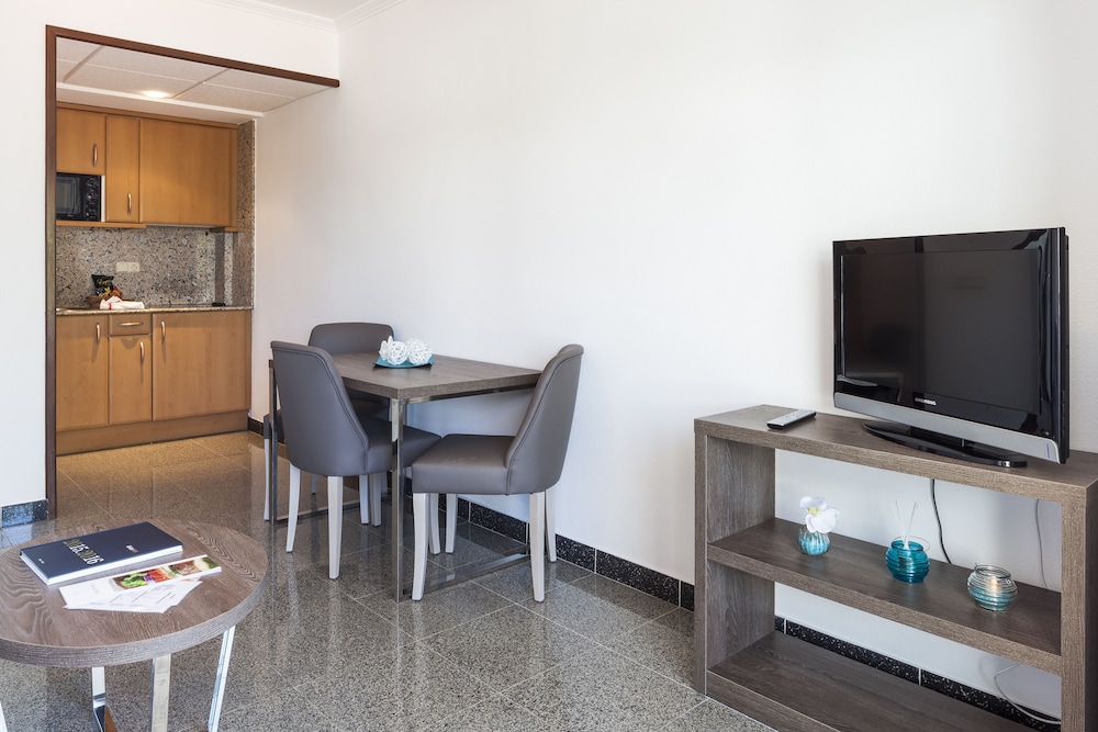Superior Suite - Photo 7