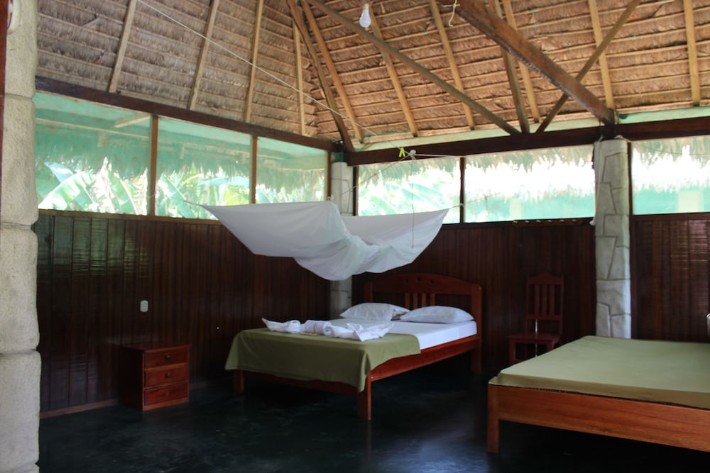 Double Room Single Use, 1 Large Twin Bed, Private Bathroom photo 1