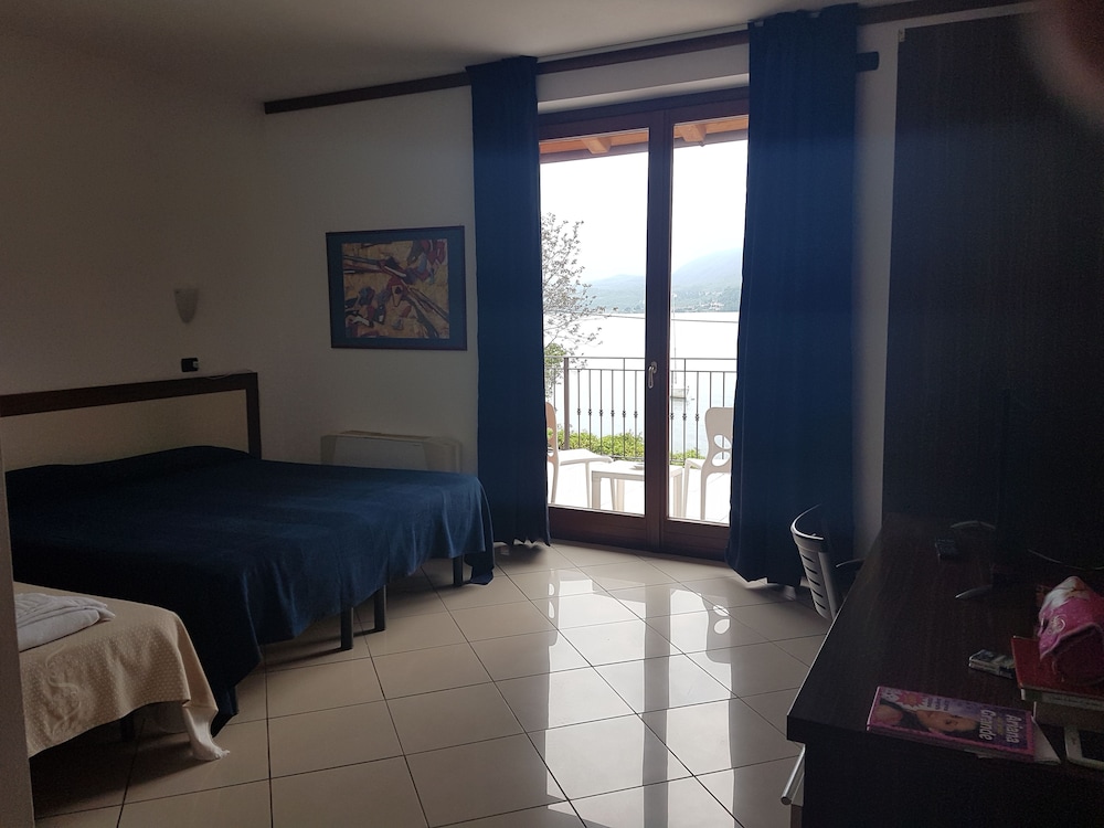 Standard Triple Room - Photo 2