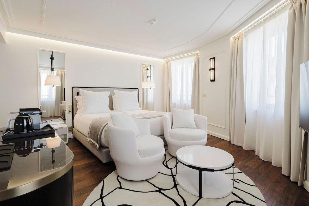 Premium Room, City View