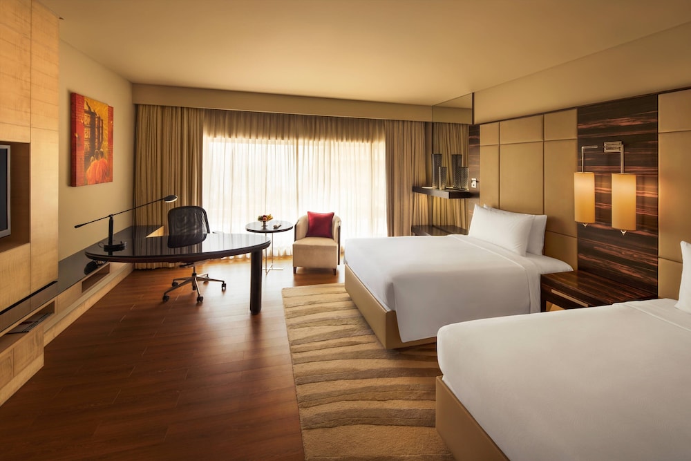Royal Suite, 1 King Bed photo 3