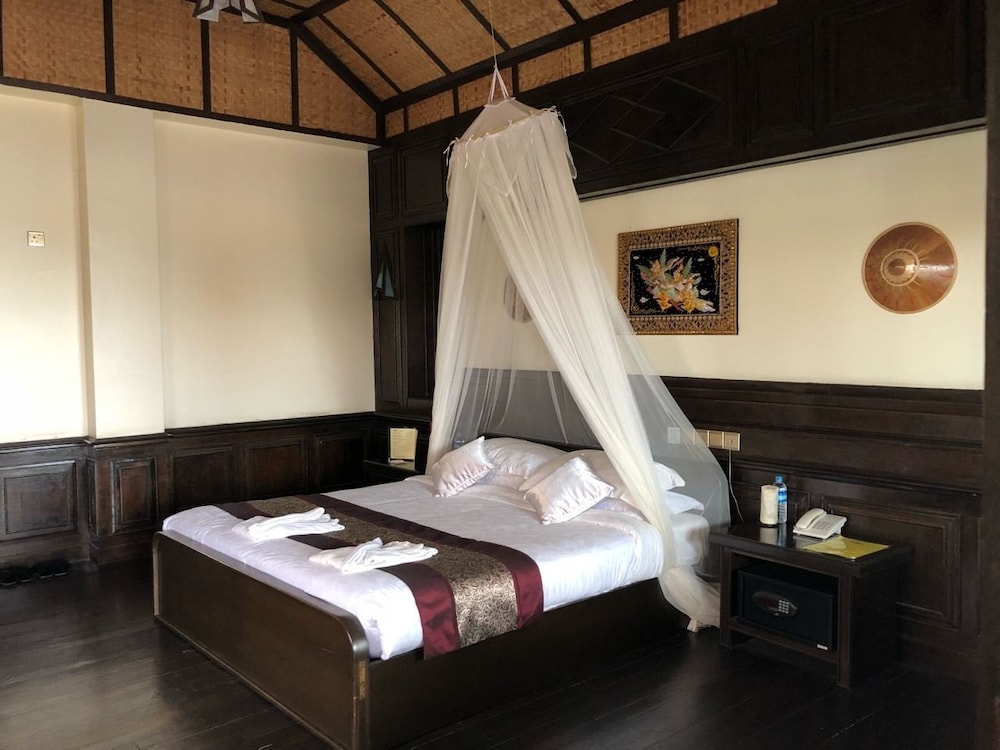Deluxe Double or Twin Room photo 2