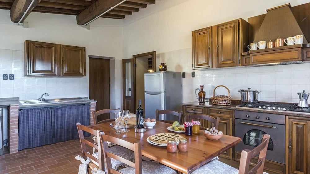 Villa photo 2