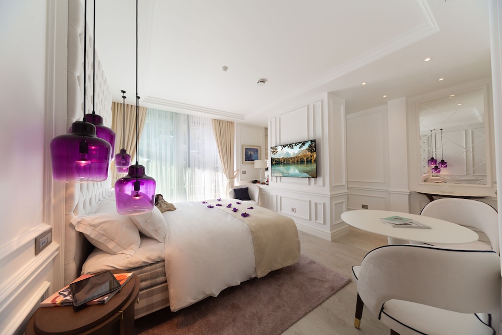 Deluxe Suite (La Boheme)