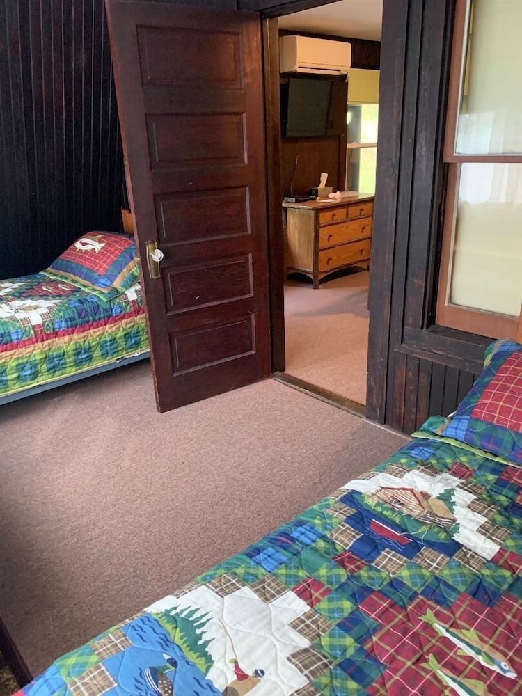 Main Lodge Room 3 photo 3