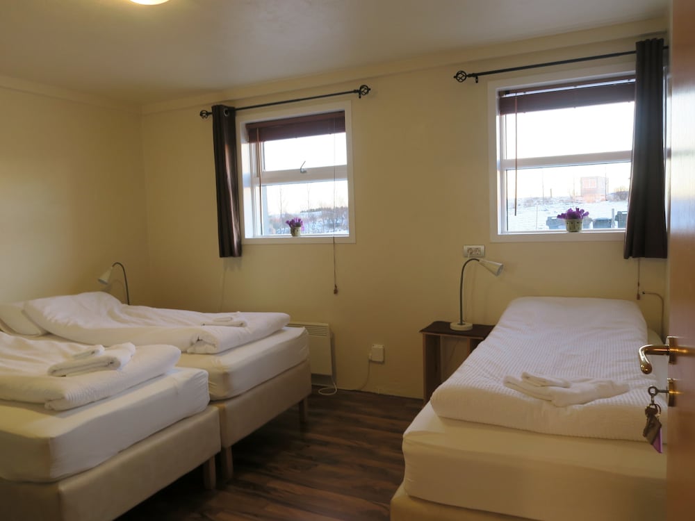 Triple Room, Shared Bathroom (Room 2) photo 3
