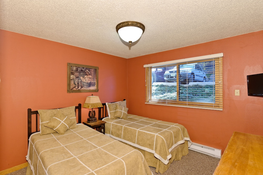 Standard Room, 2 Bedrooms photo 2