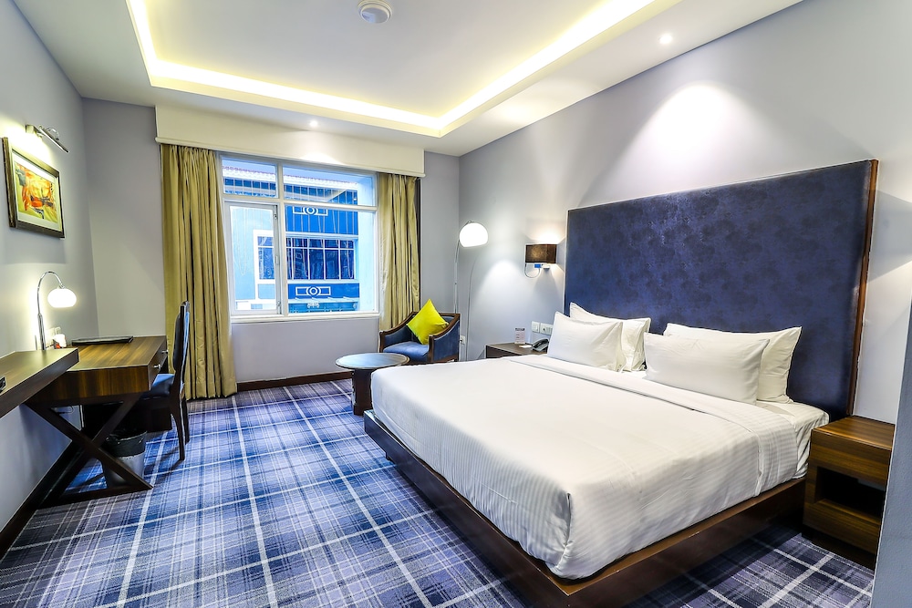 Deluxe Room - Photo 5