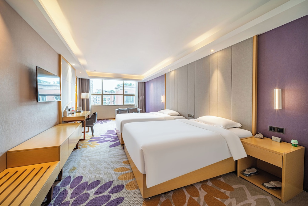 Luxury Twin Room, City View photo 1