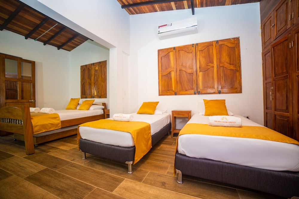 Deluxe Quadruple Room
