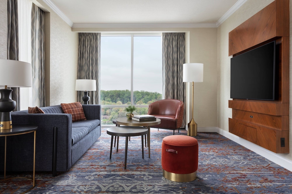 Executive Suite, 1 Bedroom - Photo 2