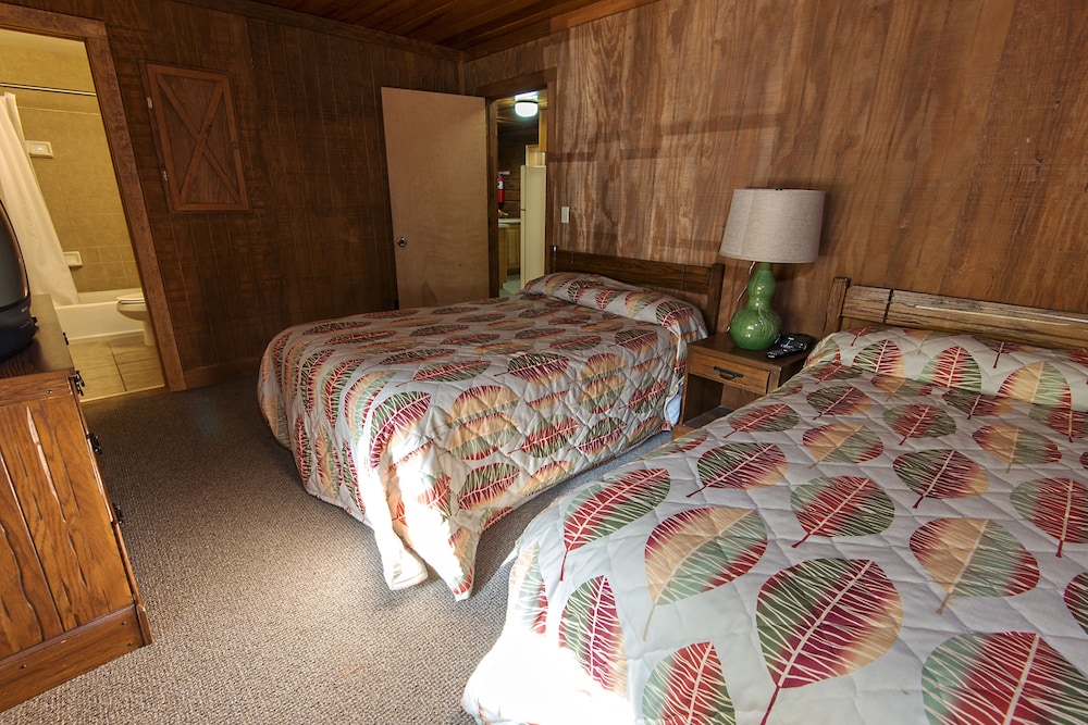 Traditional Cabin, 2 Bedrooms