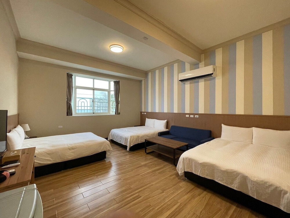 Deluxe Room 6