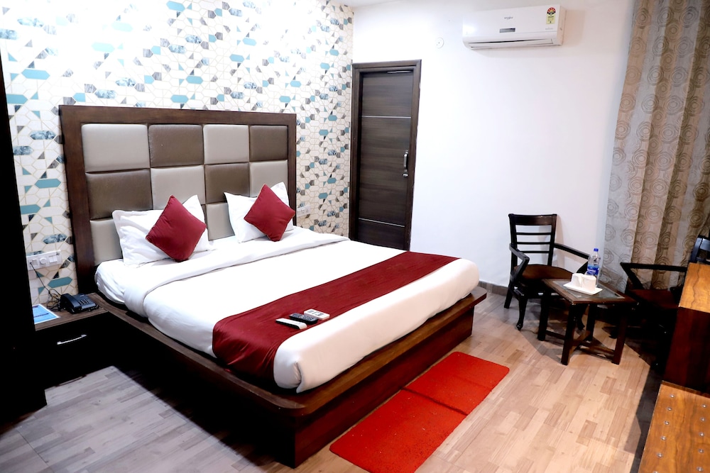 Deluxe Double Room, City View
