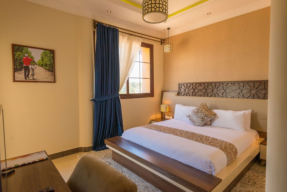 Suite, 1 Bedroom, Kitchenette, City View photo 3