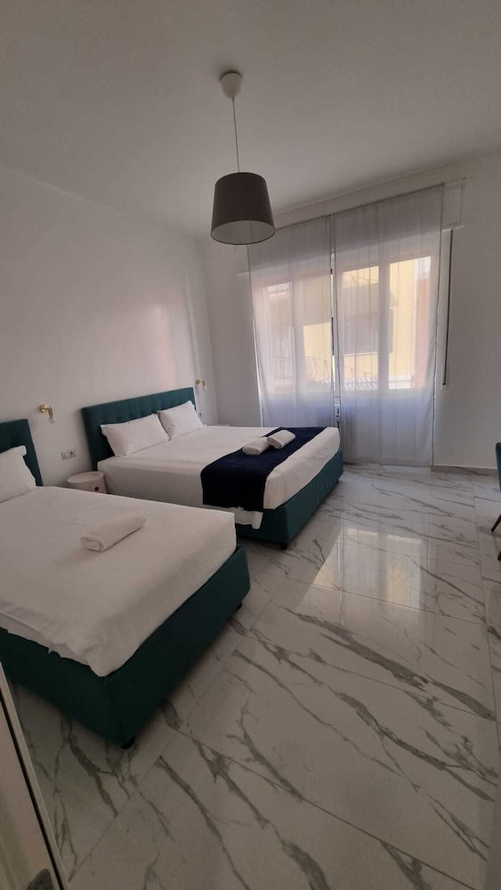 Comfort Triple Room (I)