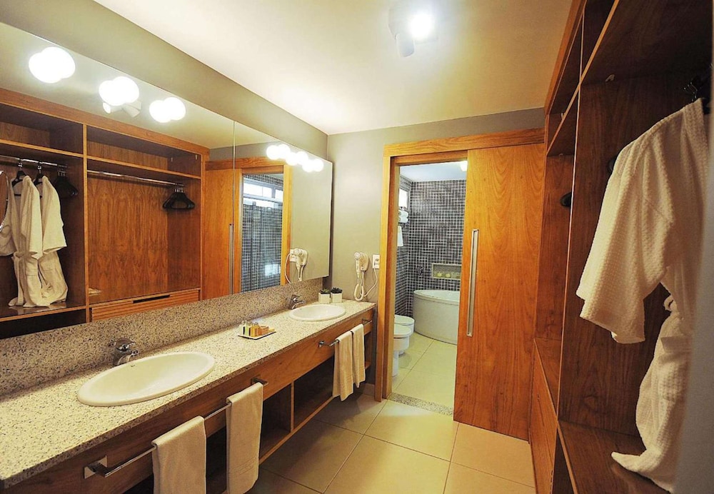 Suite, 1 King Bed With Sofa Bed, Balcony photo 3