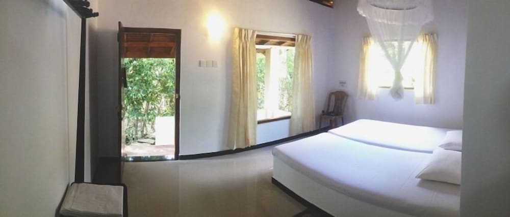 Basic Double Room, 1 Double Bed, Garden View