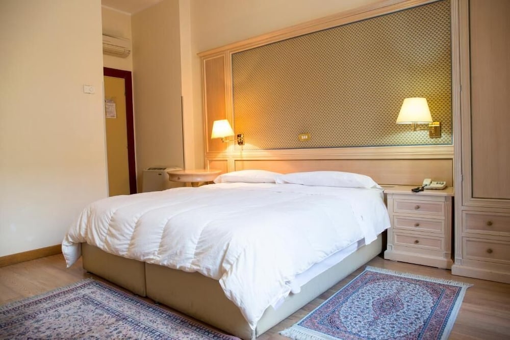 Standard Room - Photo 1