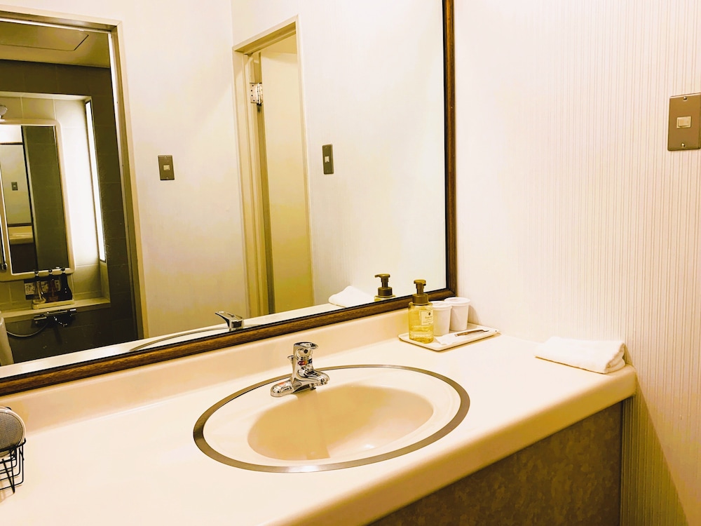 Western Twin Room - Photo 4
