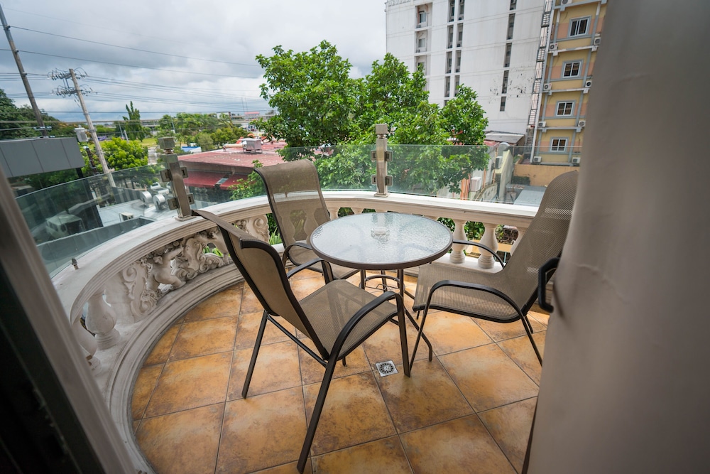 Prime Minister Suite - Photo 6