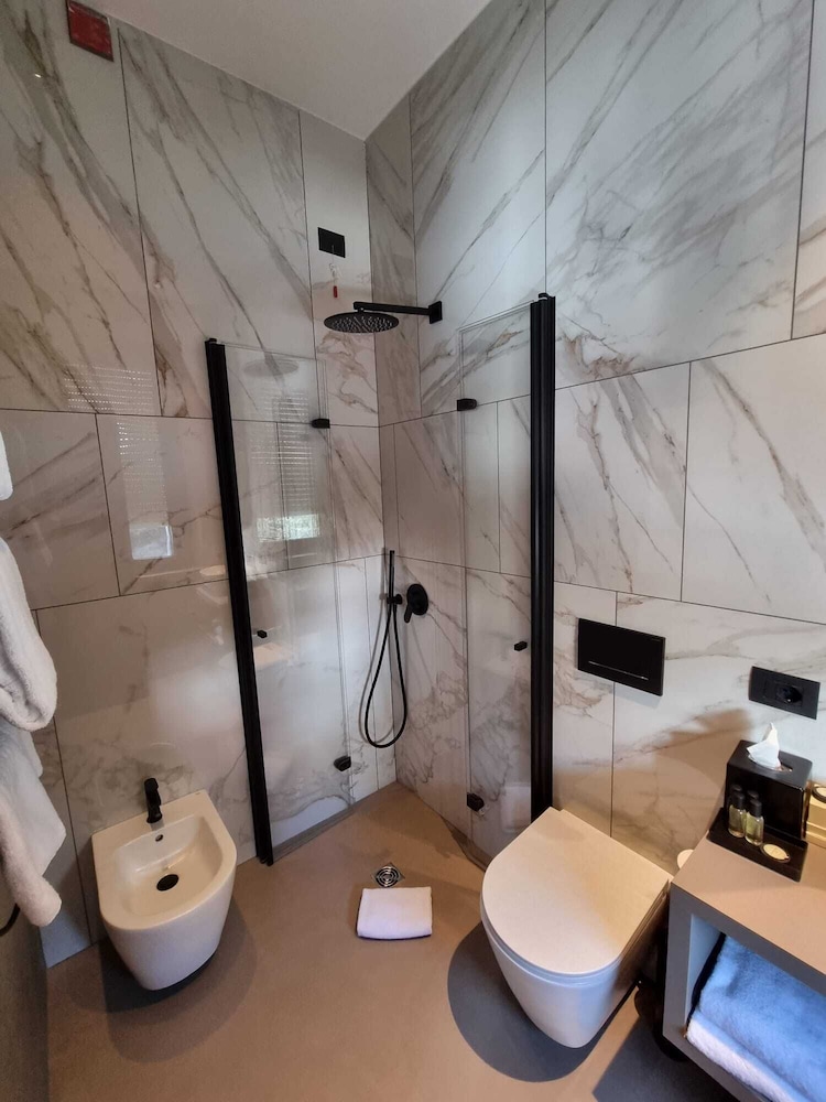 Superior Double or Twin Room - Photo 6