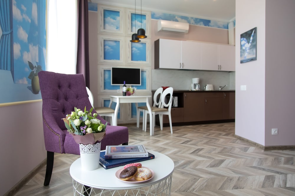 Design Studio, 1 Queen Bed with Sofa bed, Kitchen