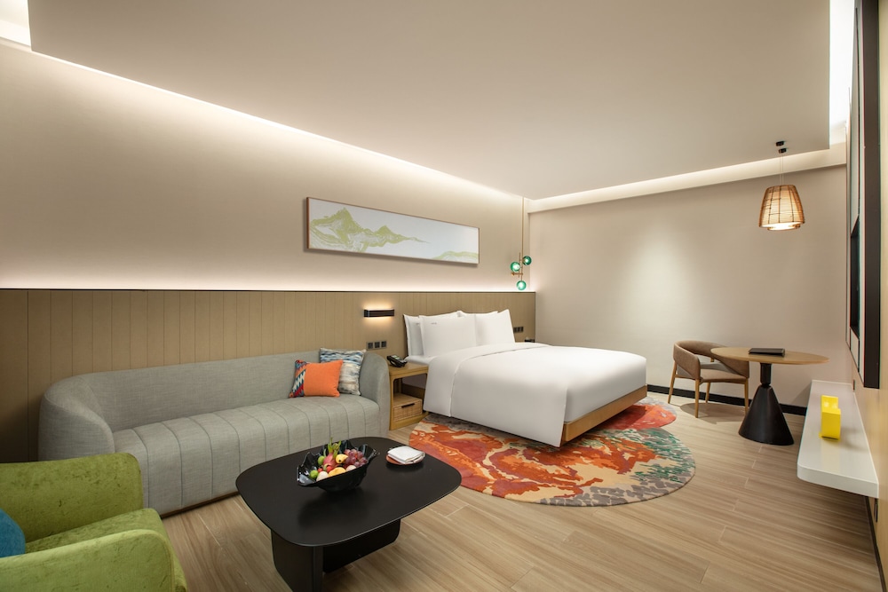 1 King Bed Premium - Photo 2