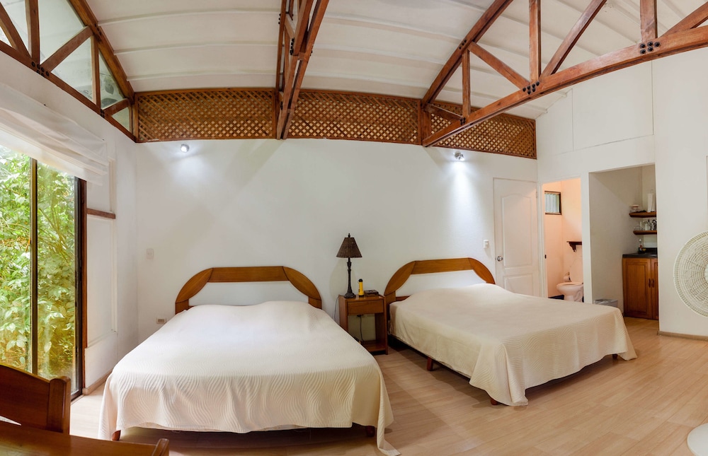 Standard Bungalow, 2 Double Beds, Kitchenette, River View photo 2