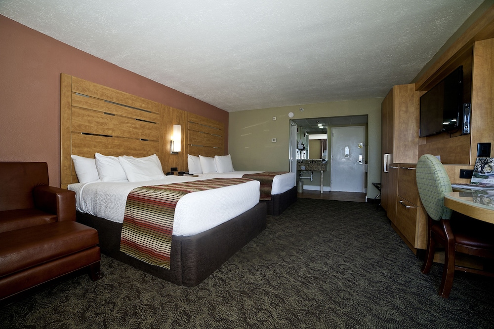 Grand Room, 2 Queen Beds, Beach View