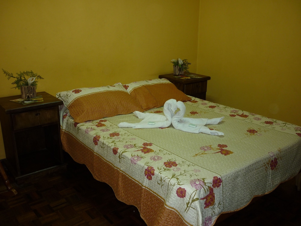 Economy Room, Shared Bathroom (Poas) photo 1