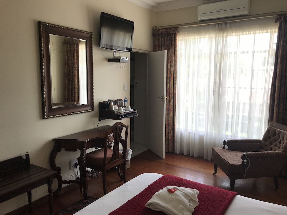 Classic Double Room (Wembley Room (4)) photo 1