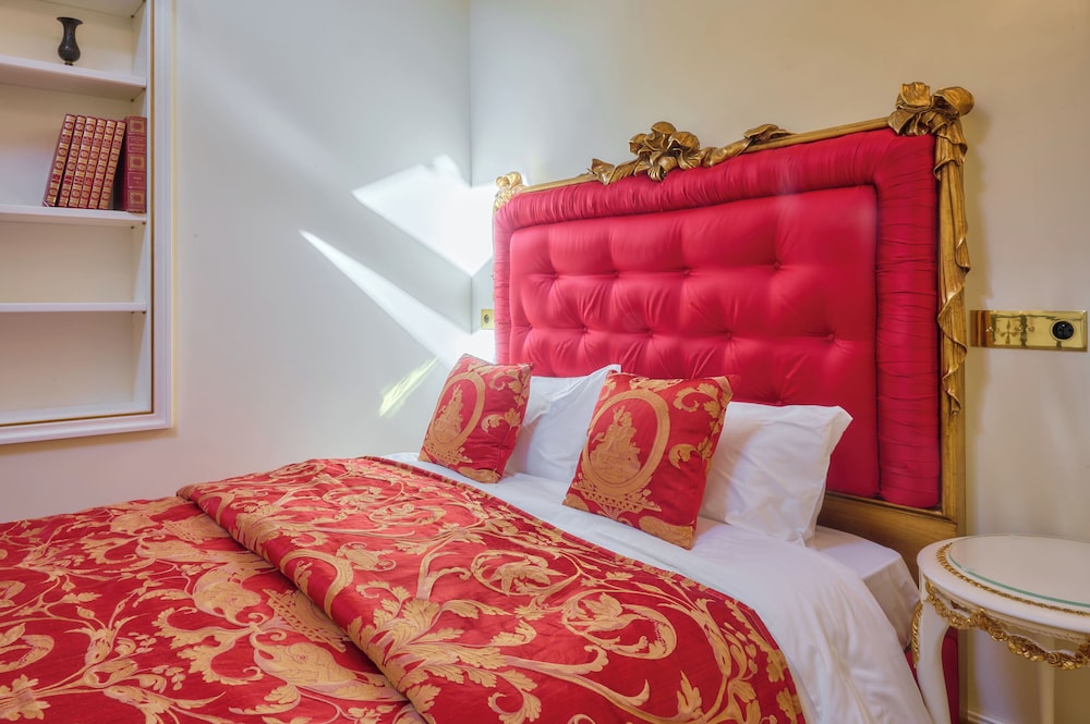 Family Suite ( Suite Saint Aubin & Deluxe Duplex Chambolle Musigny)