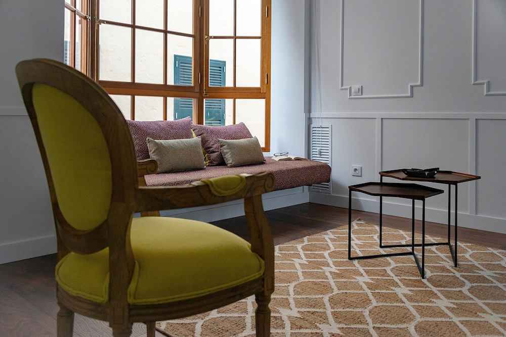 Deluxe Suite - Photo 7