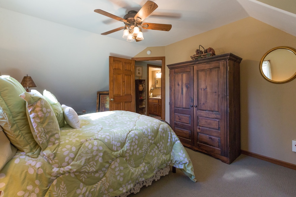 Room, Ensuite, Mountain View (Golden Delicious Suite) photo 2