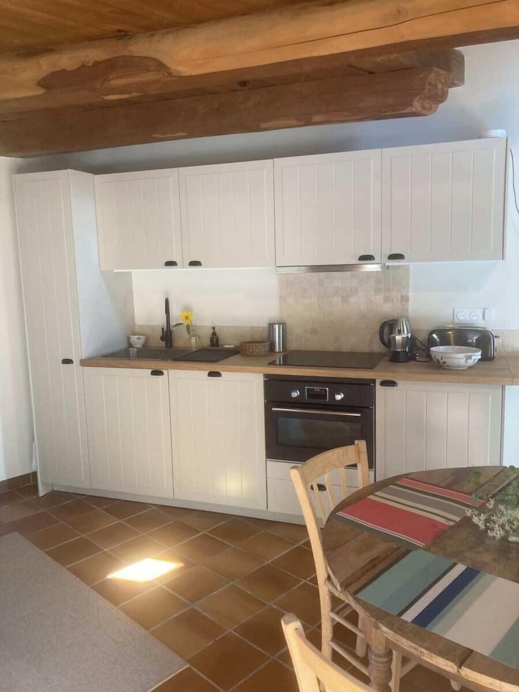 Deluxe Studio Suite
