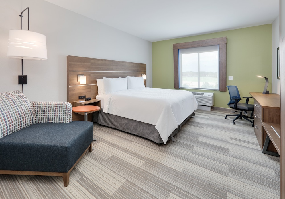 Standard Room, 1 King Bed, Accessible (Communications) photo 2