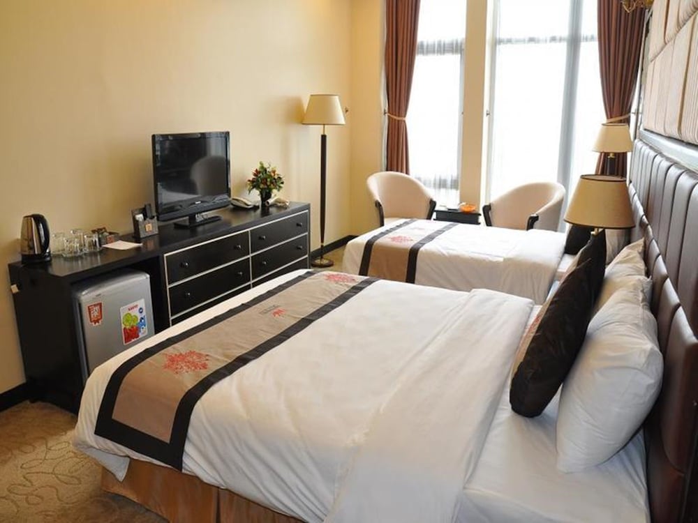 Superior Twin Room, City View photo 2