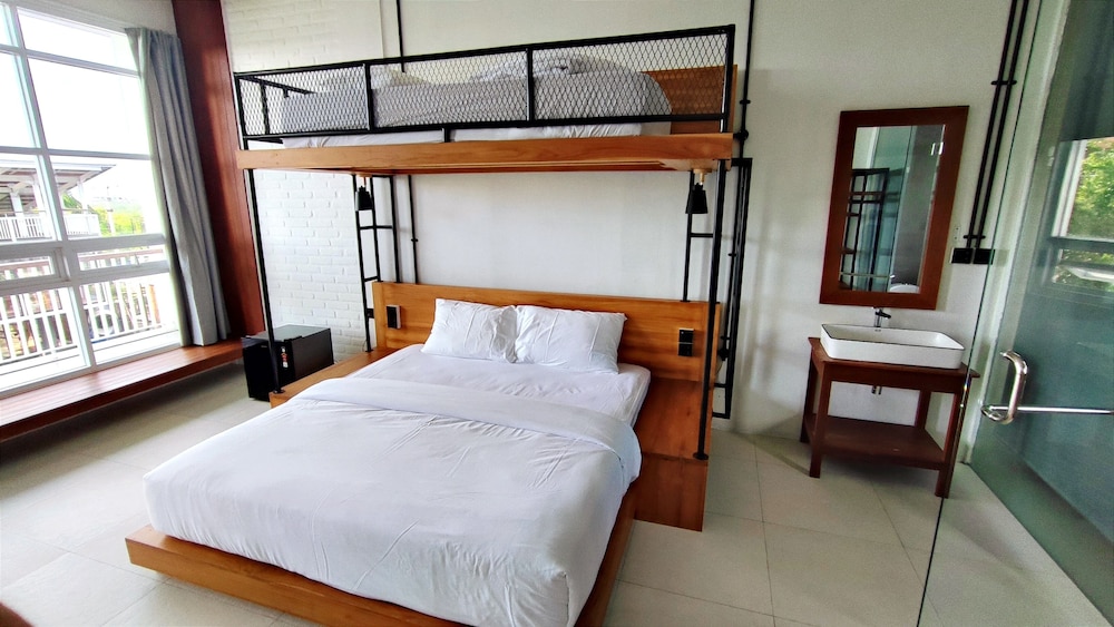 Deluxe Triple Room - Photo 2