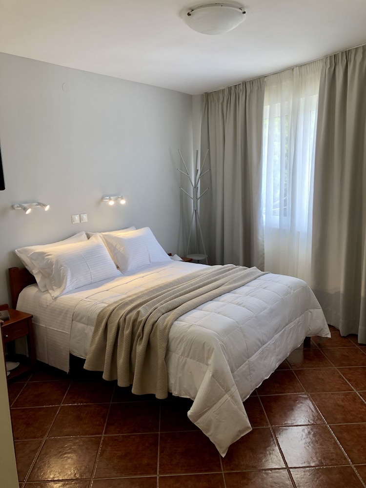 Junior Suite, Partial Sea View