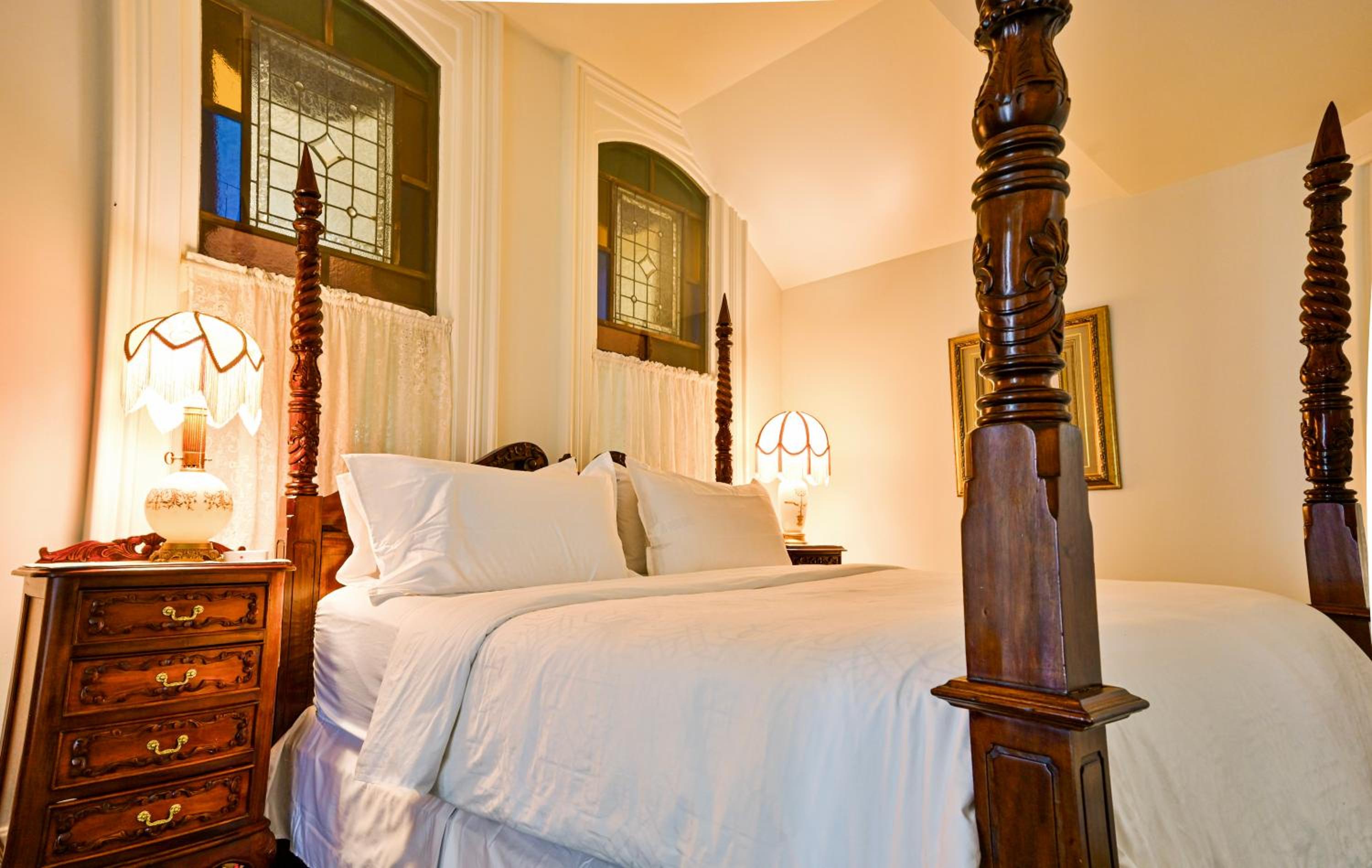 Deluxe King Room - Photo 2