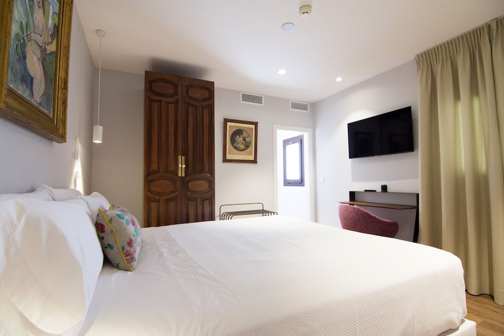 Double or Twin Room - Photo 22
