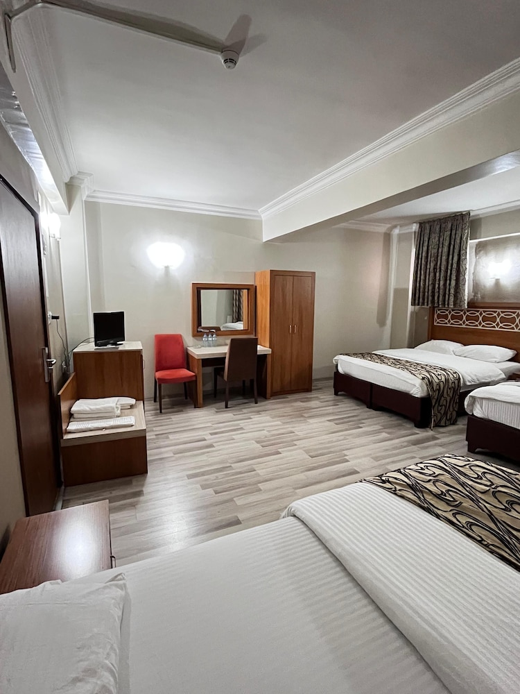 Family Double or Twin Room photo 3